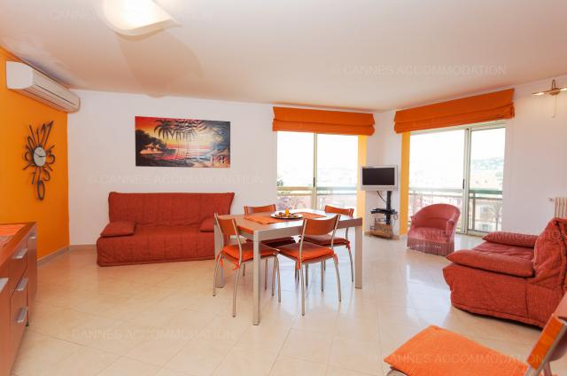 Location appartement Festival Cannes 2024 J -13 - Hall – living-room - 16 republique 3p