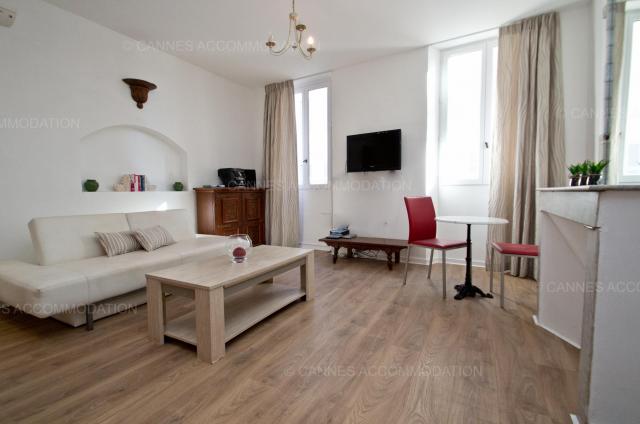 Location appartement Régates Royales de Cannes 2024 J -146 - Hall – living-room - Napoleon