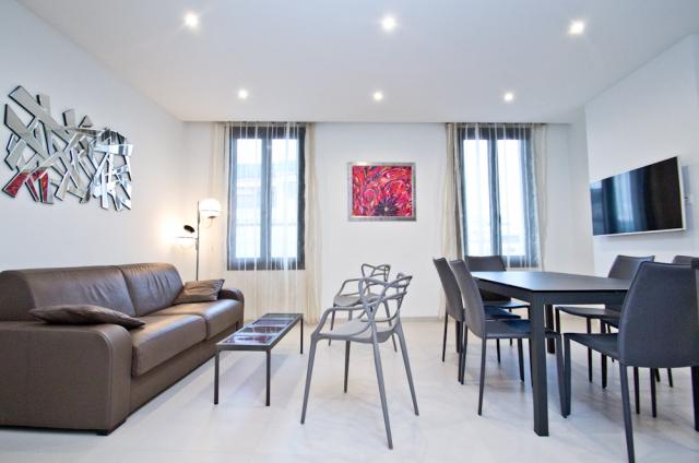 Location appartement Festival Cannes 2024 J -13 - Hall – living-room - Sky