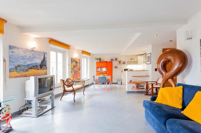 Location appartement Régates Royales de Cannes 2024 J -146 - Hall – living-room - Tony