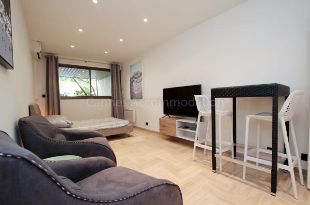 Cannes Yachting Festival 2024 apartment rental - Details - Gray 2C4